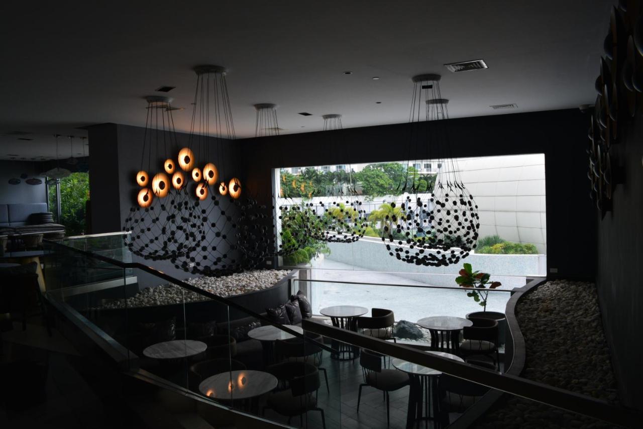Luxxe Interior Design Condo - Novotel Residences At Acqua Private Residences Mandaluyong Екстер'єр фото