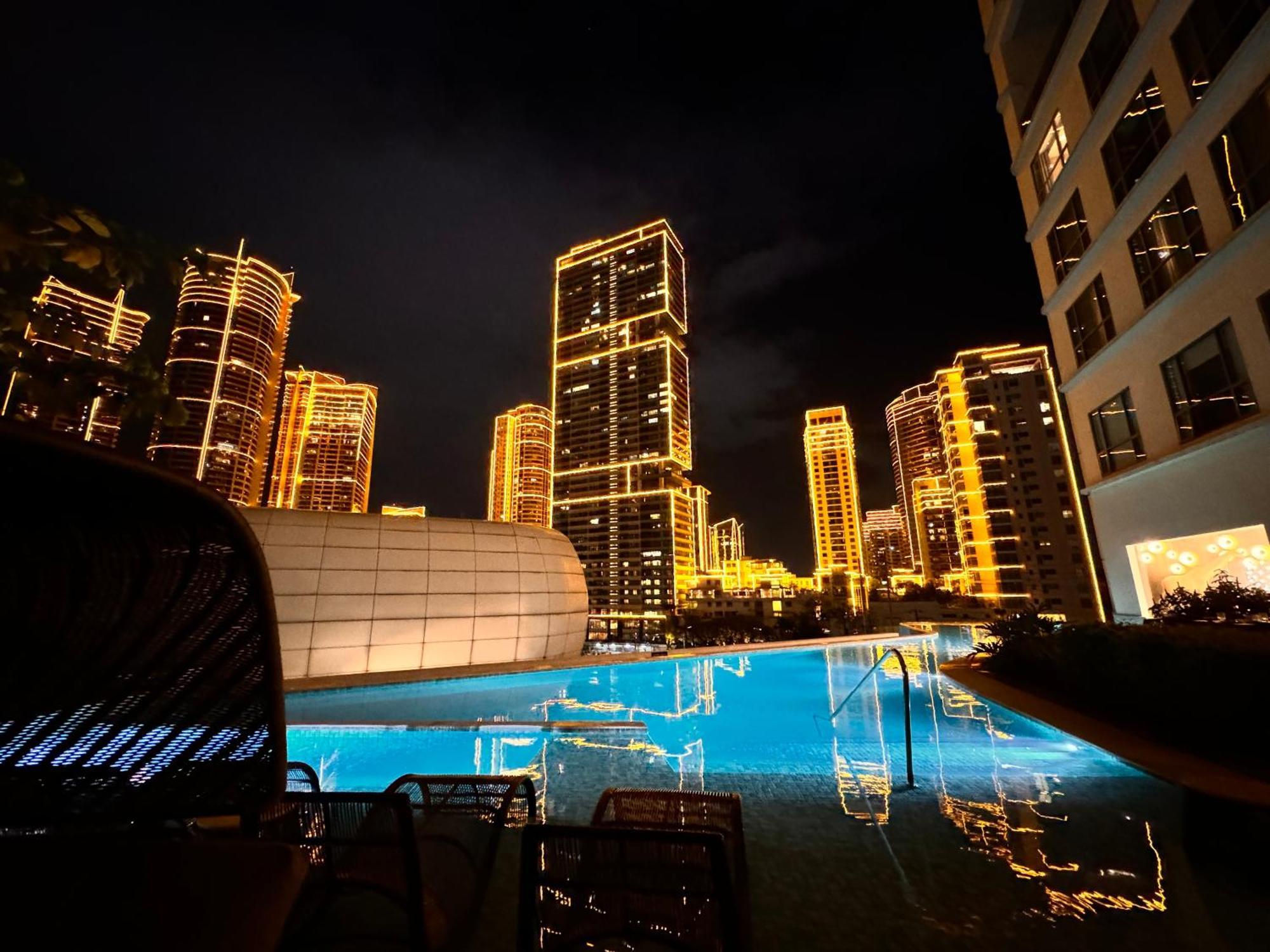 Luxxe Interior Design Condo - Novotel Residences At Acqua Private Residences Mandaluyong Екстер'єр фото